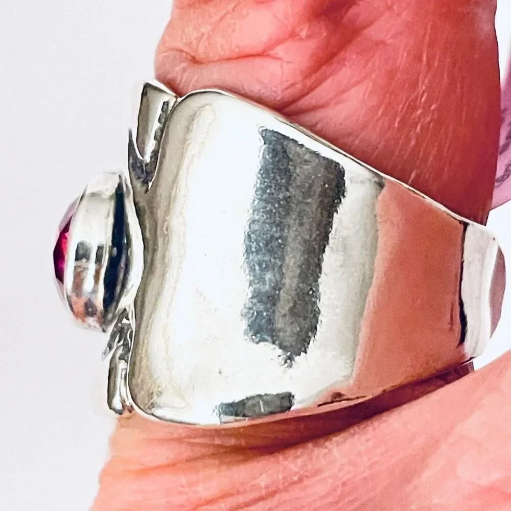 NWT Gorgeous Sz 9 Made in Israel .925 Sterling Silver Thick Pink Big Stone Ring